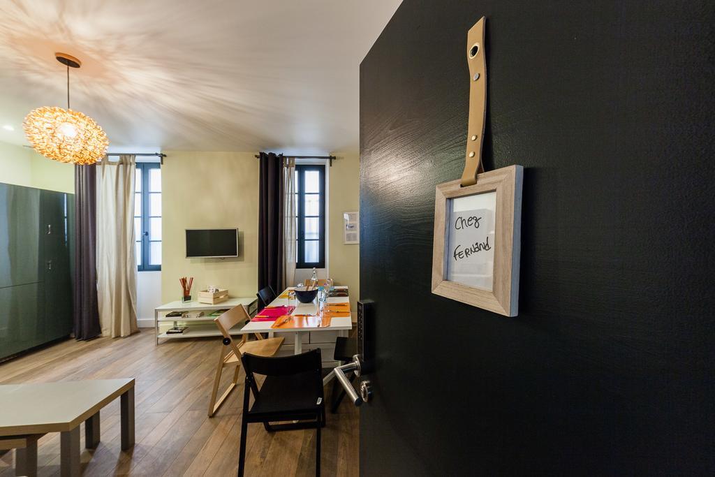 Chez Nous - 7 Appartements Sur Le Vieux Port Marselha Exterior foto