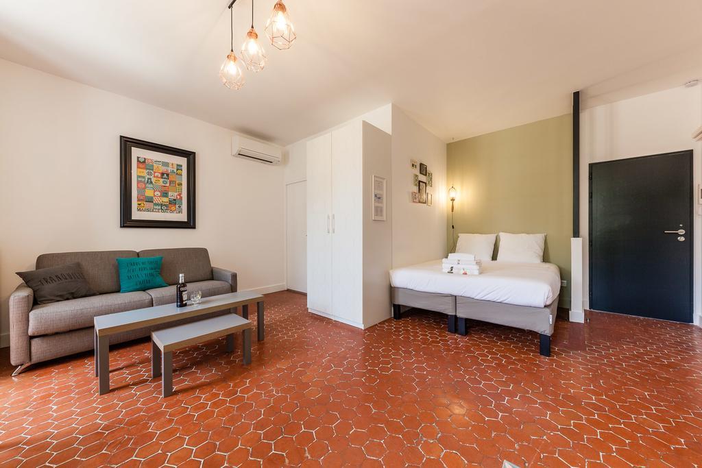 Chez Nous - 7 Appartements Sur Le Vieux Port Marselha Exterior foto