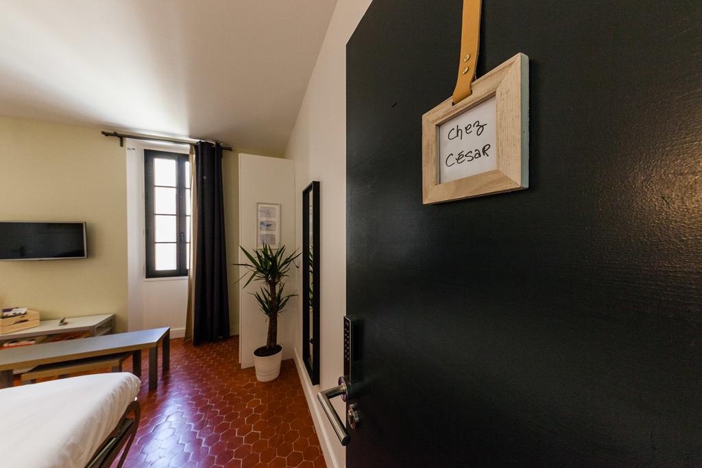 Chez Nous - 7 Appartements Sur Le Vieux Port Marselha Exterior foto